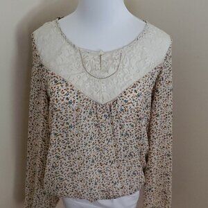 About A Girl Los Angeles Prairie Lace Blouse Size Small